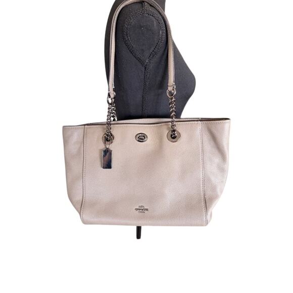 Coach Pebble Leather Gallery Shoulder Tote – Taupe Grey – Chain Strap Detail - Picture 11 of 11